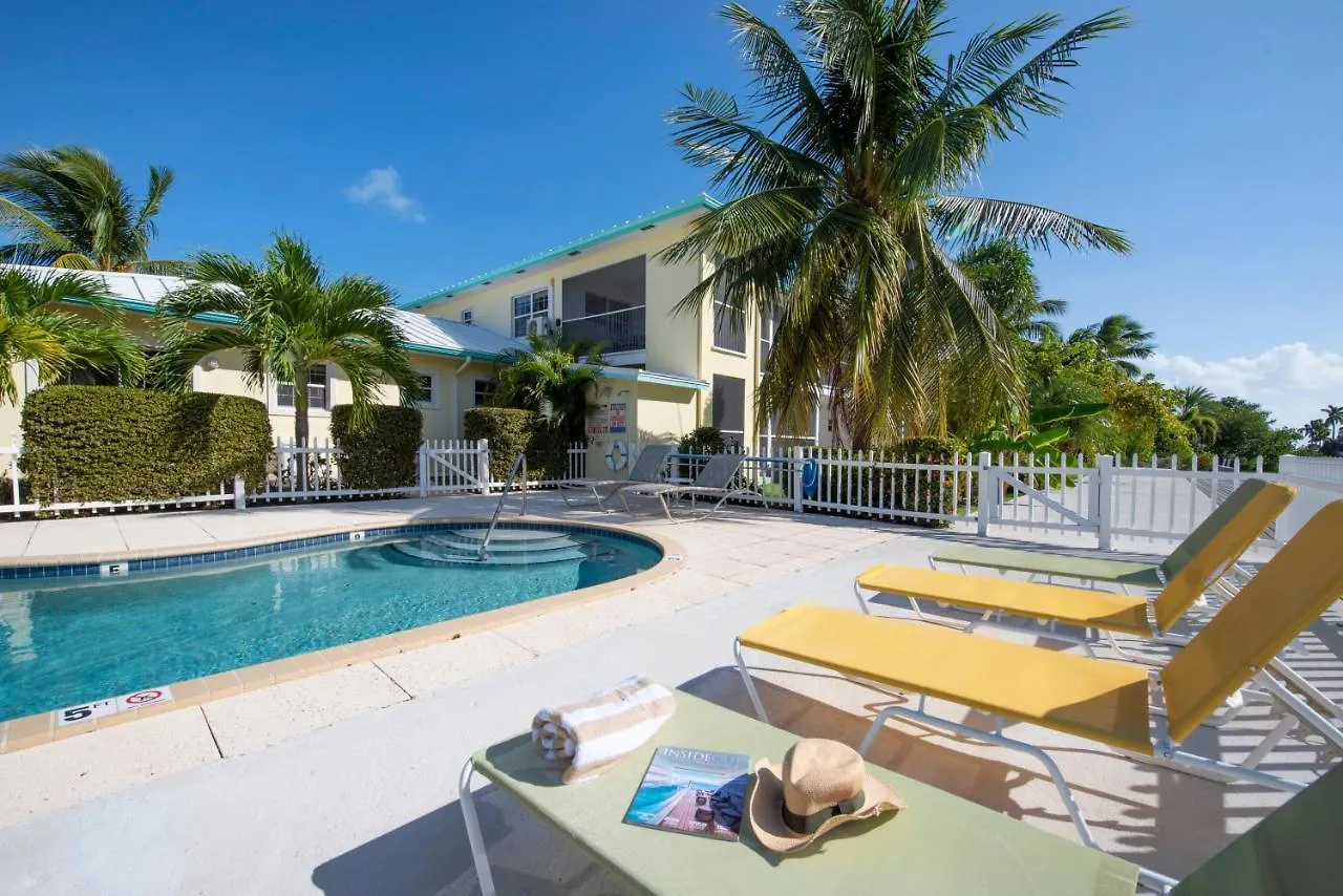 Сasa de vacaciones Snug Harbour View Condo #8 George Town