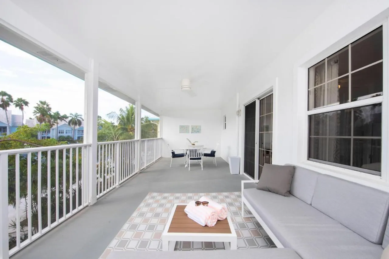 Snug Harbour View Condo #8 George Town 0*,  Islas Caimán