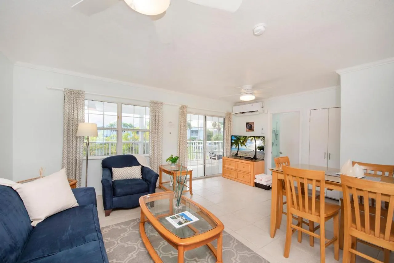 Snug Harbour View Condo #8 ジョージ・タウン 0*,