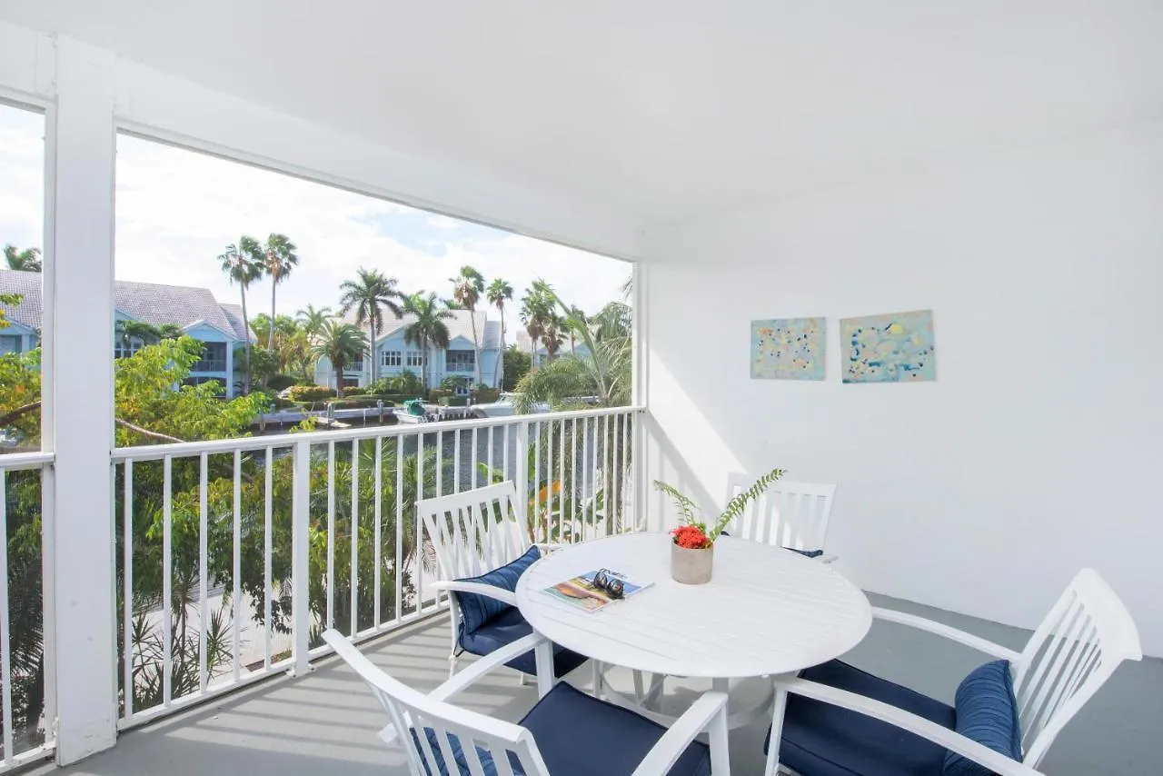 度假居 Snug Harbour View Condo #8 乔治城