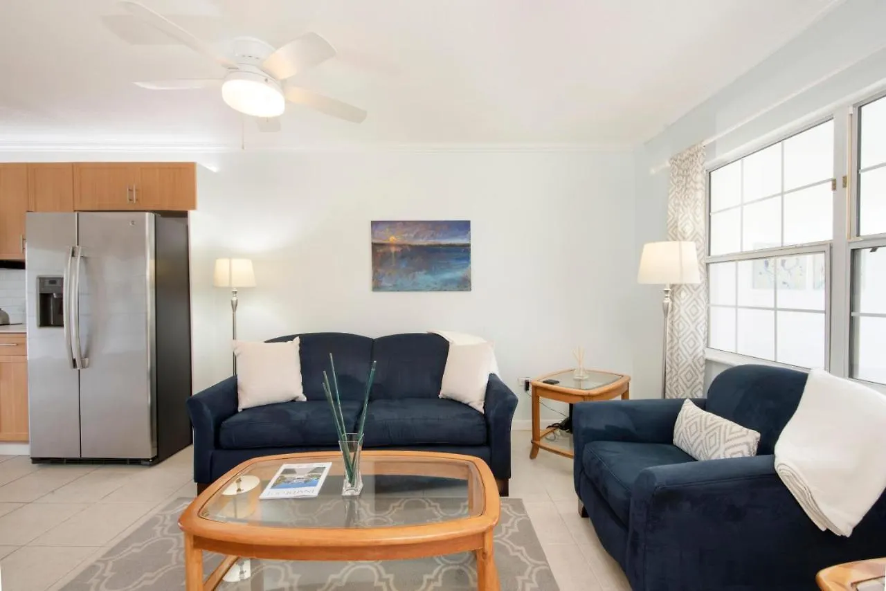 Snug Harbour View Condo #8 乔治城